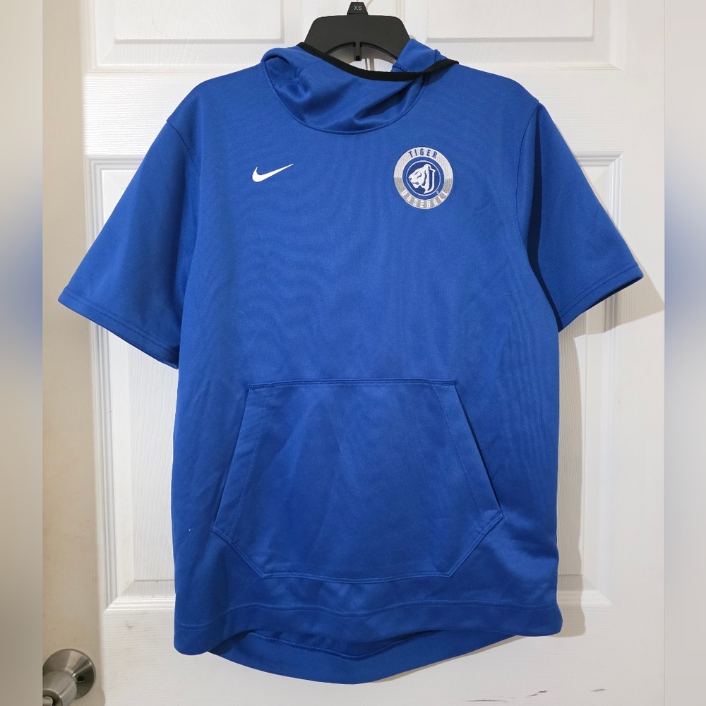Men Size Medium Nike short-sleeve hoodie with a kangaroo pocket Jesuit Tigers